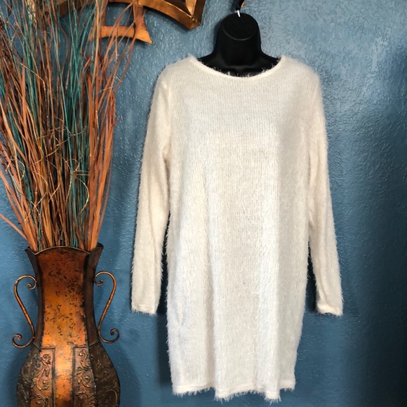 🔥FairySeason.com Fuzzy White Sweater Dress with Lace Detail - Picture 3 of 11